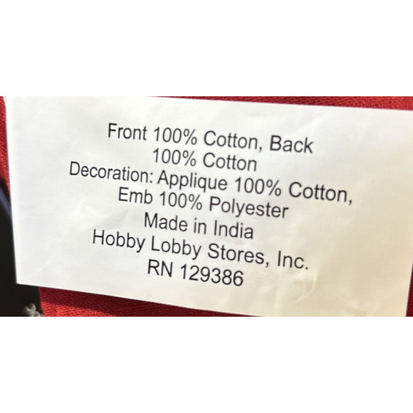 New ROBERT STANLEY 14"x72" Christmas Plaid Merry Christmas Table Runner Red NWT - Picture 4 of 5